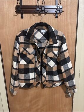 Time and Tru Plaid Button-Up Shacket Jacket - Black, White & Tan